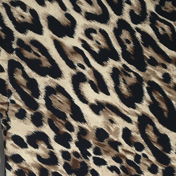 Miss SaSa Leopard print button down blouse - Picture 5 of 8